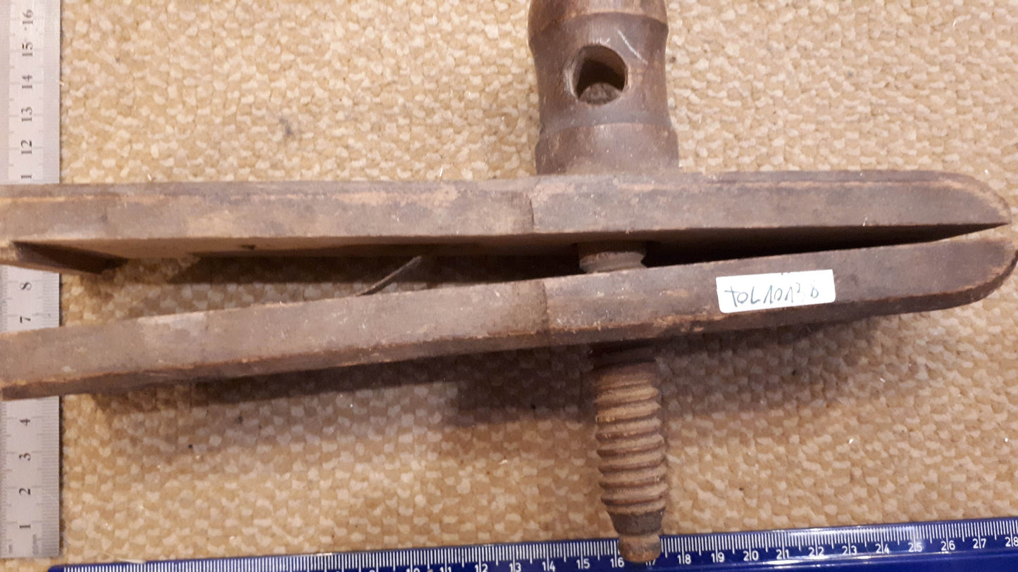 Vintage Carpenters wood holder [TOL10138]