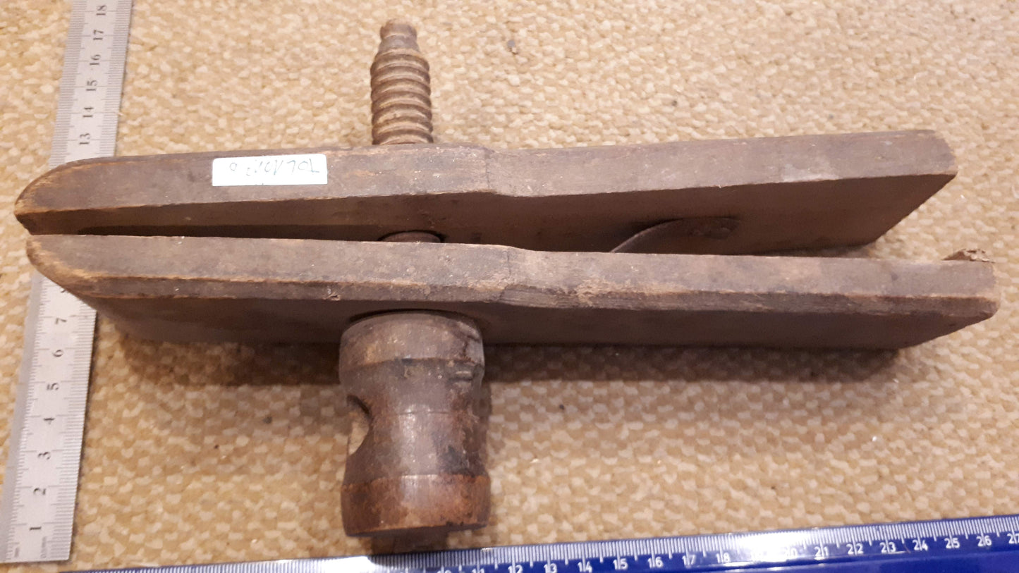 Vintage Carpenters wood holder [TOL10138]