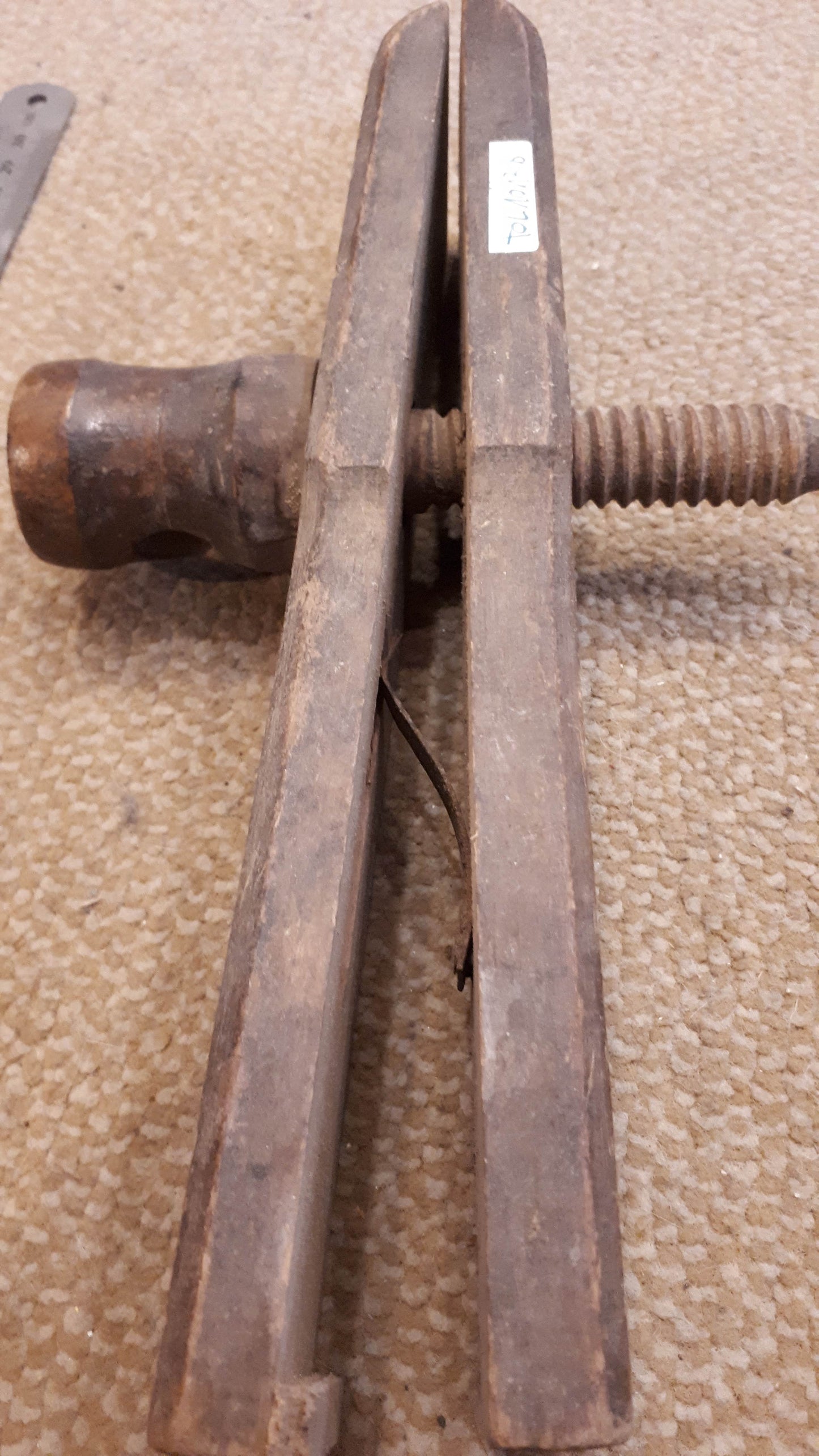 Vintage Carpenters wood holder [TOL10138]