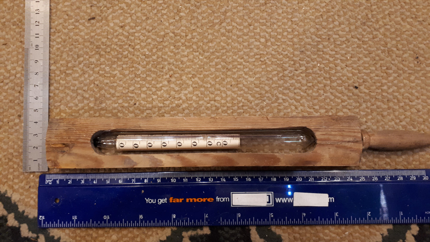 Vintage industrial Thermometer [TOL10139]