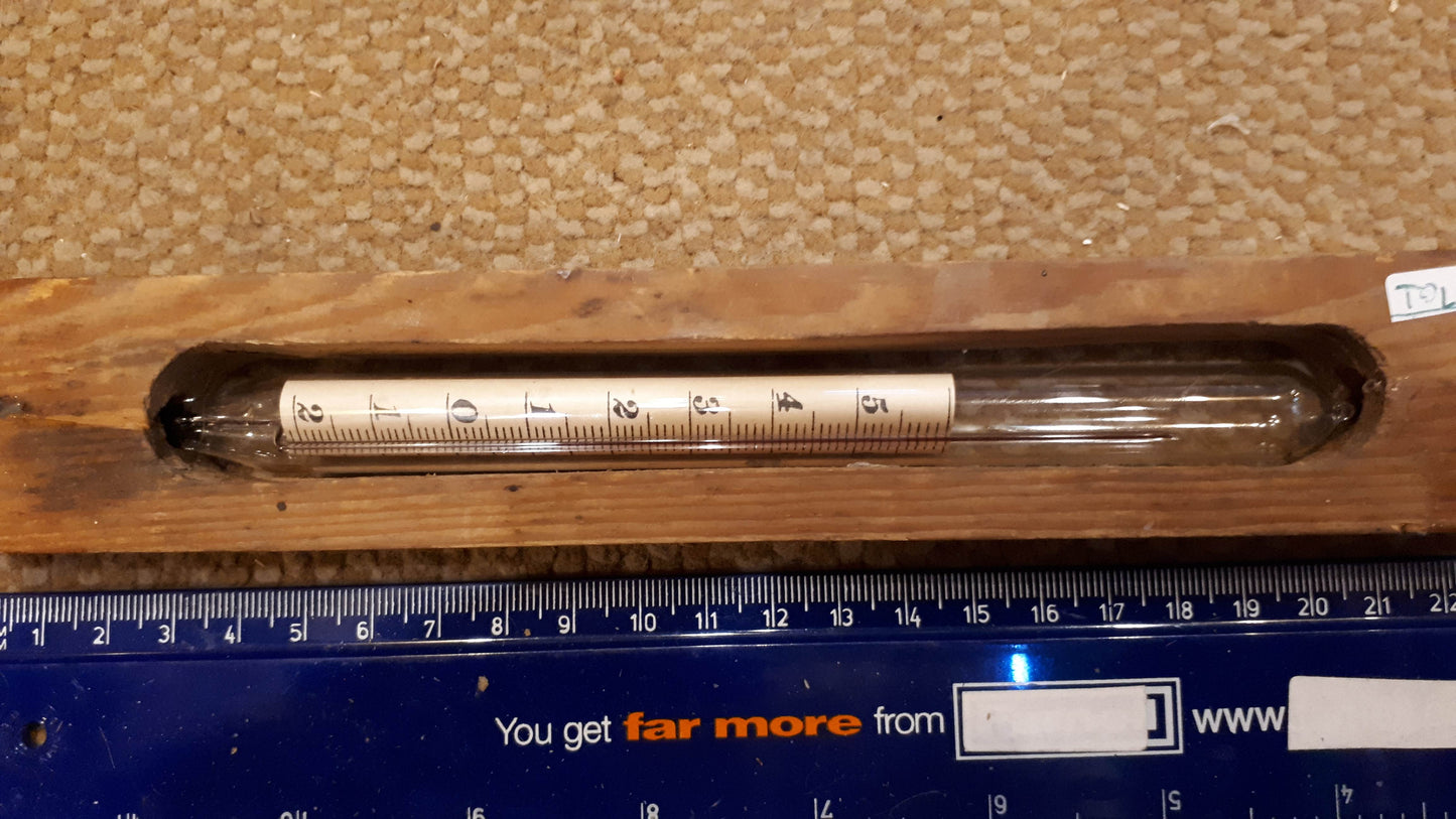 Vintage industrial Thermometer [TOL10139]