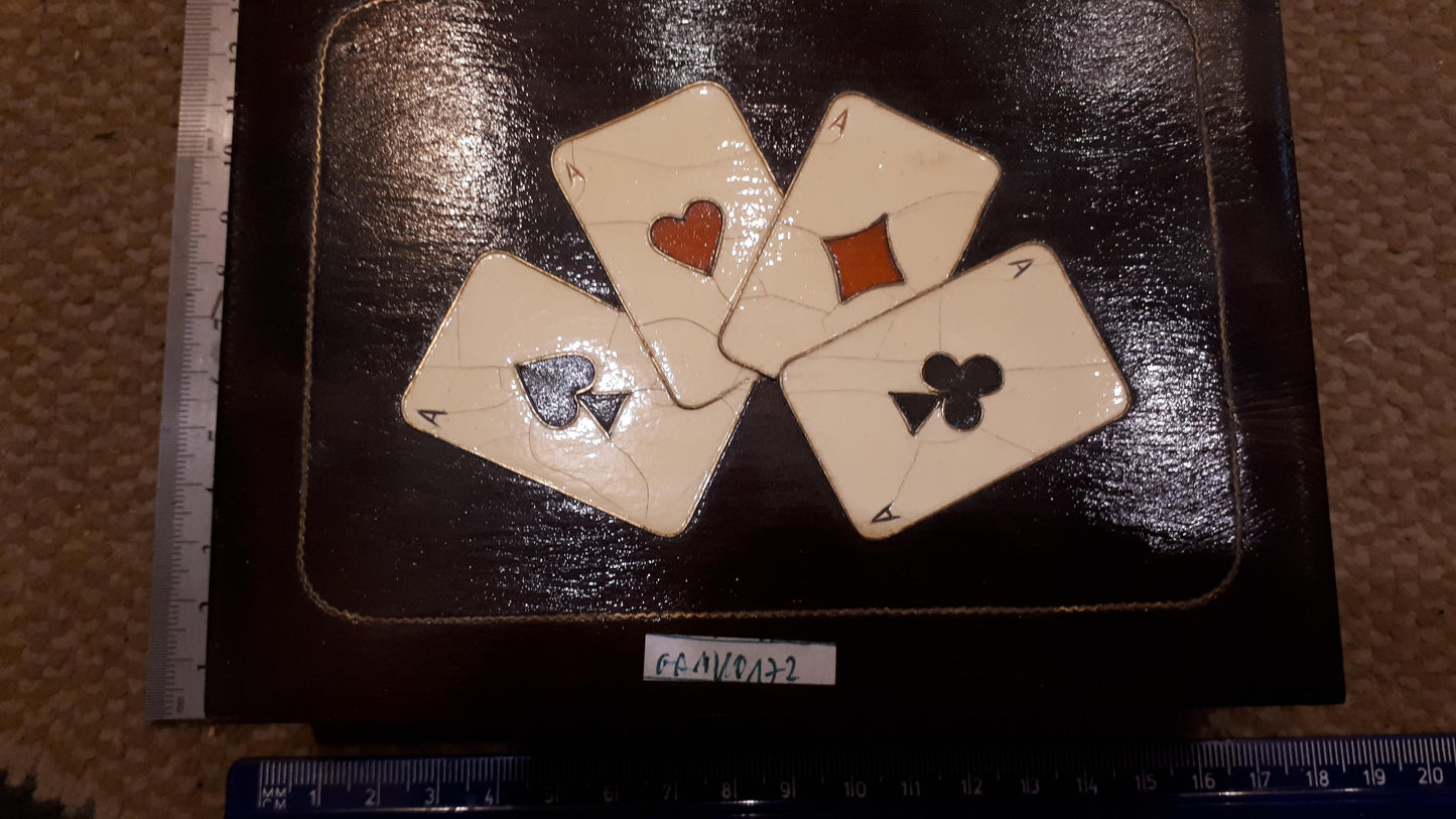 Old 2x playing Cards in wooden box [GAM10172]