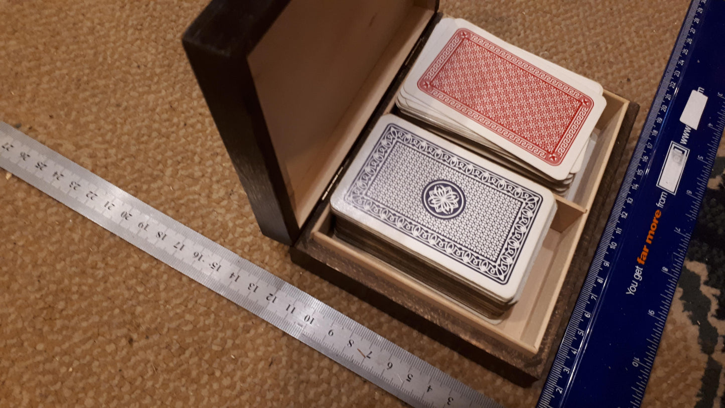 Old 2x playing Cards in wooden box [GAM10172]
