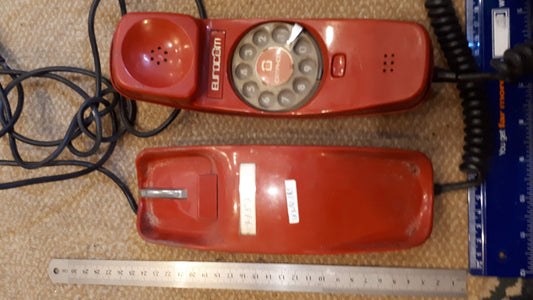 Vintage Telephone analogn red old [INS10185]