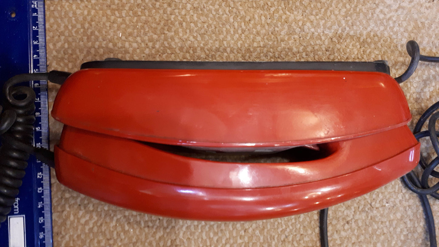 Vintage Telephone analogn red old [INS10185]