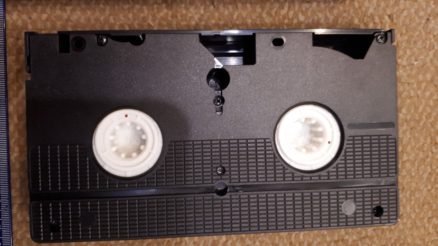 Brut lancaster The Crimson Pirate video cassette [ENT10156]