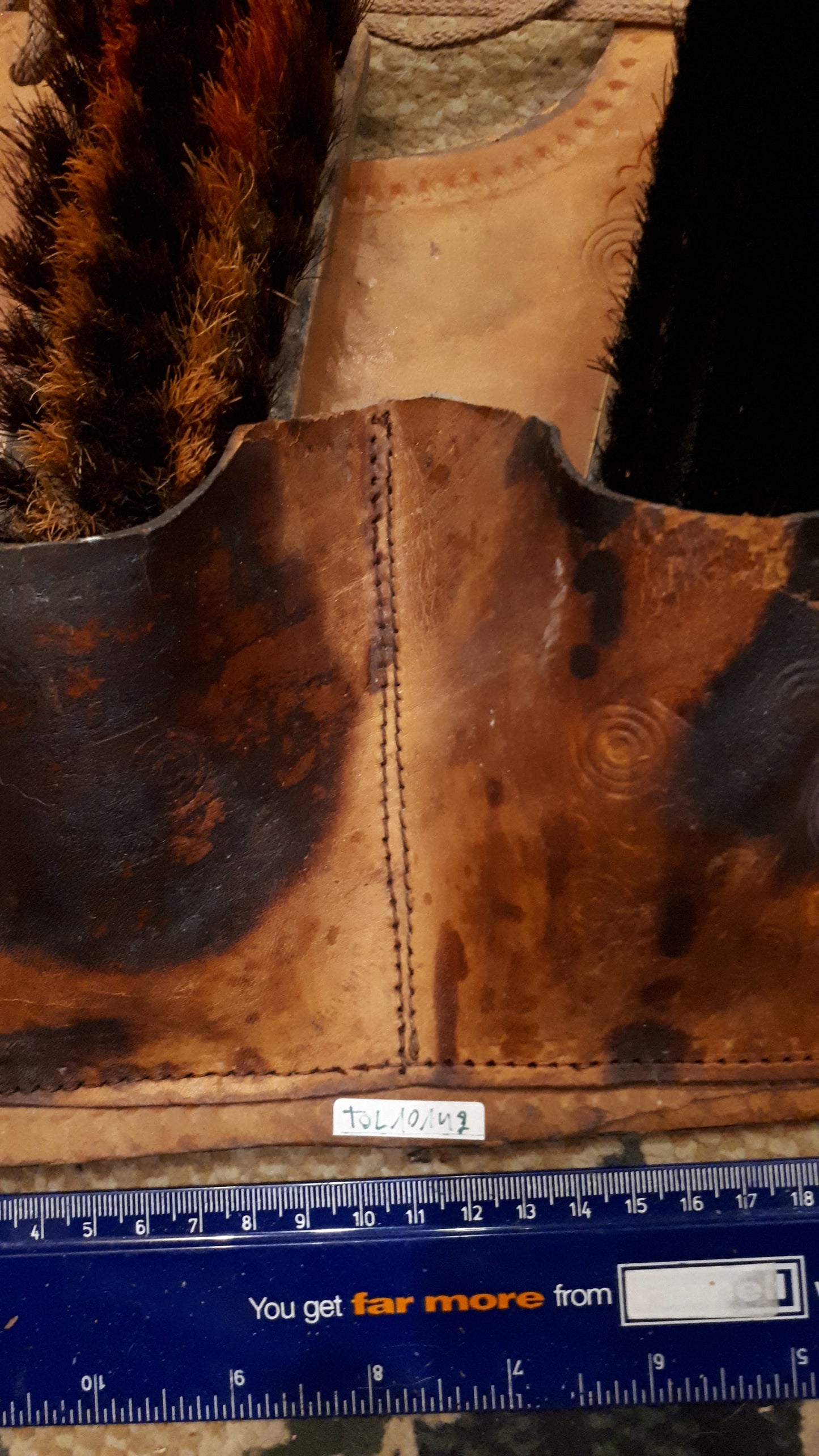 Shoes brushes & stand [TOL10142]