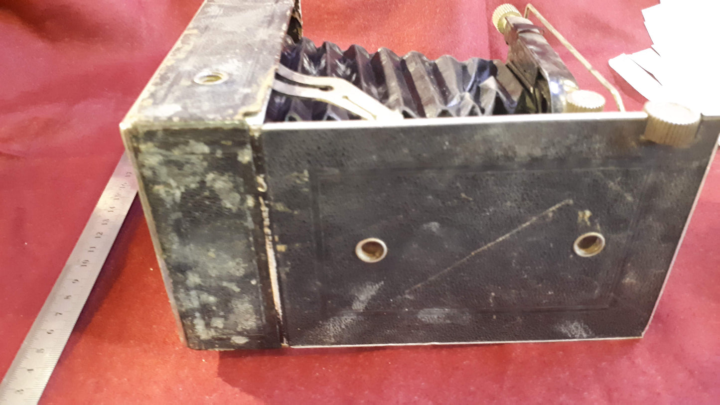 Antique accordion camera ~1915 [INS10206]