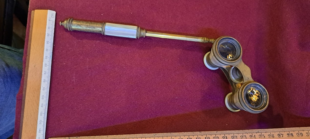 Vintage Theater binoculars with handle, rare! [INS10240]