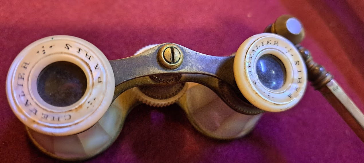 Vintage Theater binoculars with handle, rare! [INS10240]