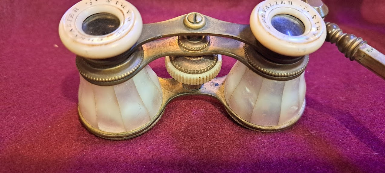 Vintage Theater binoculars with handle, rare! [INS10240]