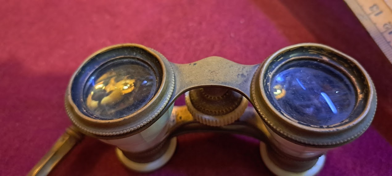 Vintage Theater binoculars with handle, rare! [INS10240]