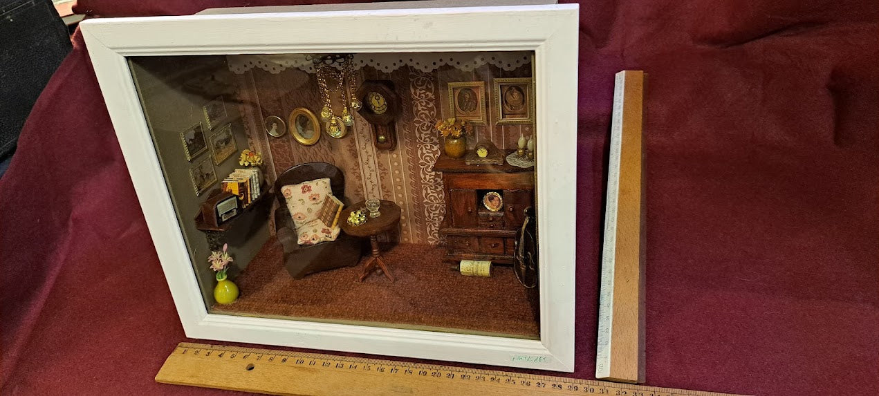 Miniature handmade art in box [ART10165]