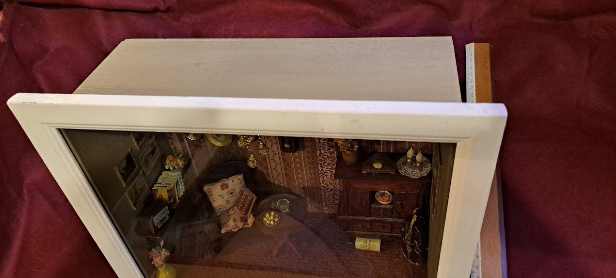 Miniature handmade art in box [ART10165]