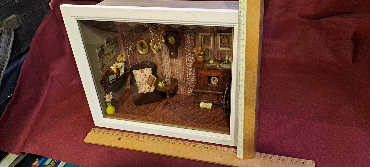 Miniature handmade art in box [ART10165]