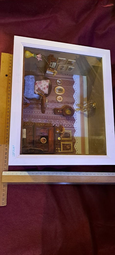 Miniature handmade art in box [ART10165]