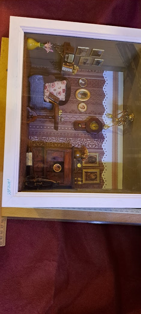 Miniature handmade art in box [ART10165]