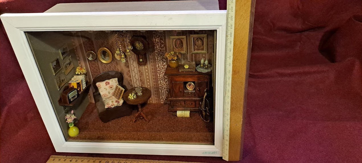 Miniature handmade art in box [ART10165]