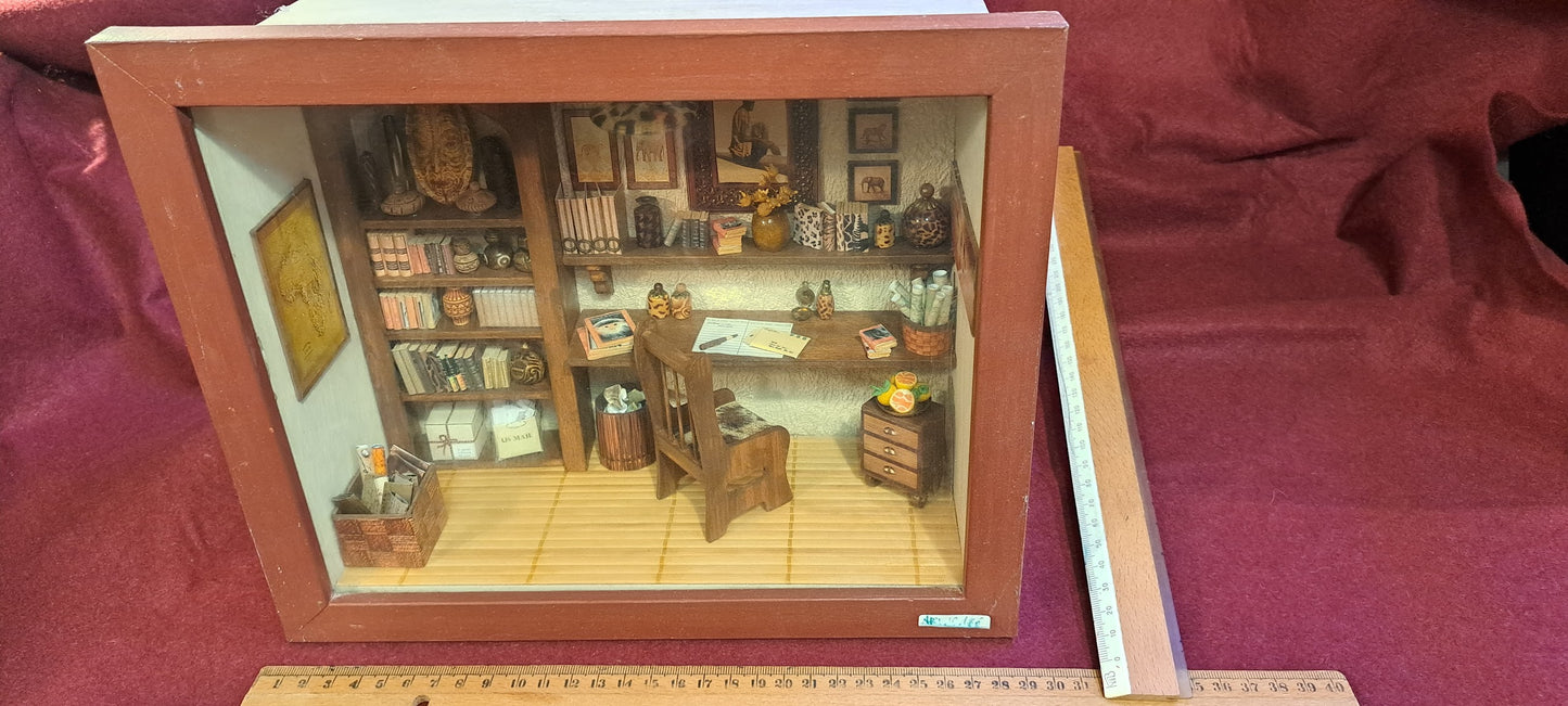 Miniature handmade art in box [ART10166]