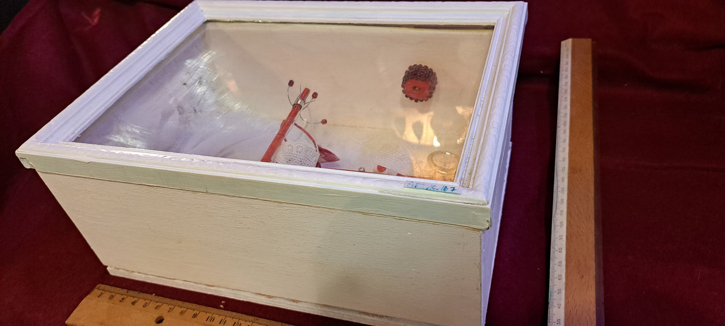 Miniature handmade art in box [ART10167]