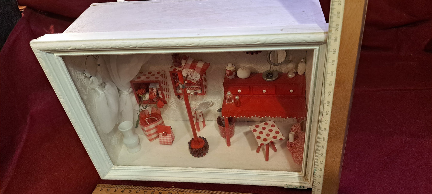 Miniature handmade art in box [ART10167]