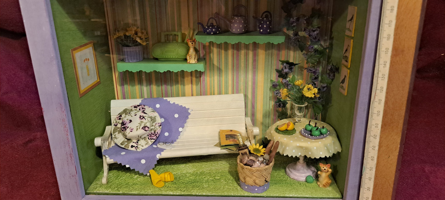 Miniature handmade art in box [ART10168]