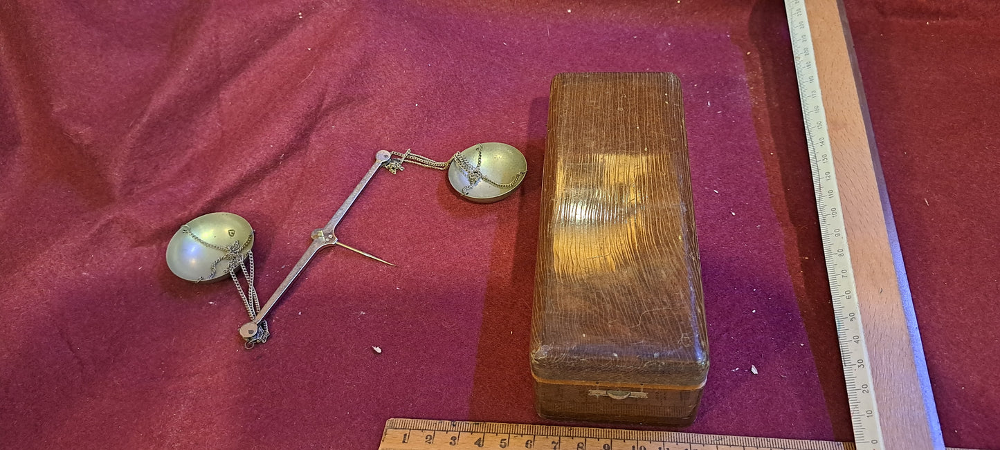Antique Libra fine weight [INS10246]
