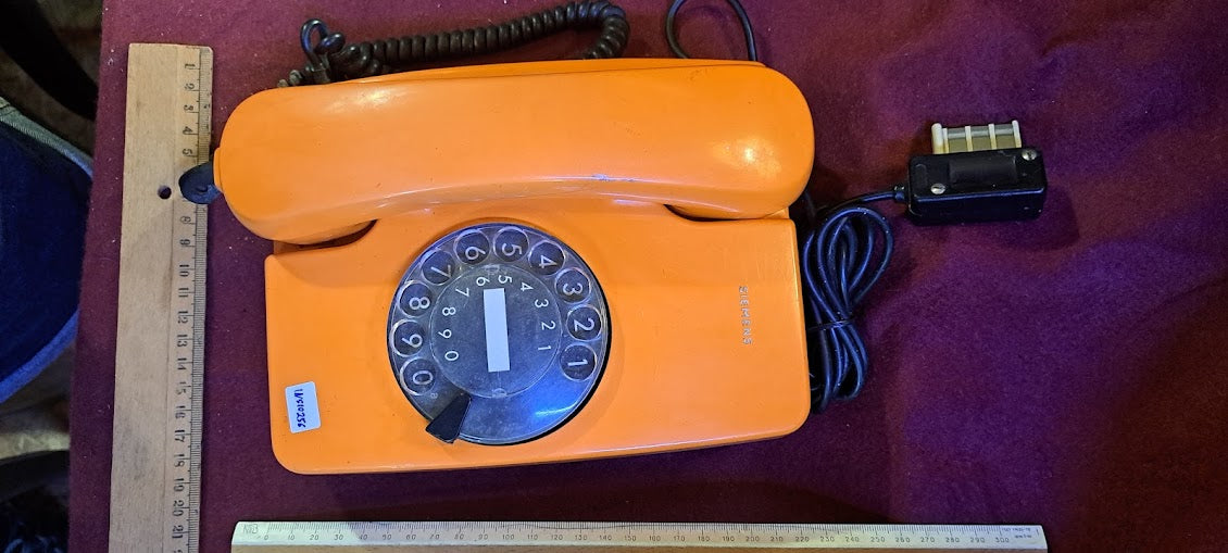 Vintage Telephone analog orange [INS10256]