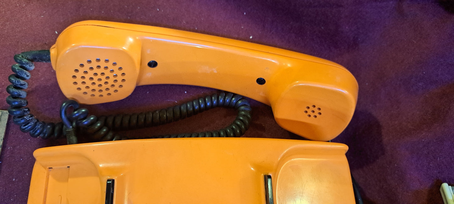 Vintage Telephone analog orange [INS10256]