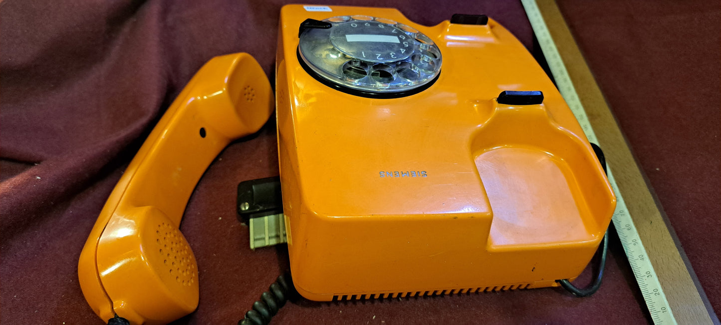 Vintage Telephone analog orange [INS10256]