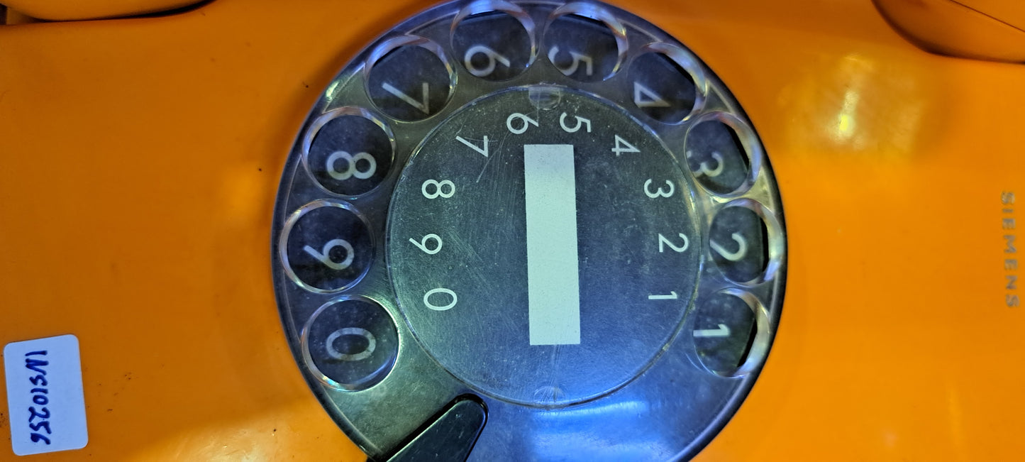 Vintage Telephone analog orange [INS10256]