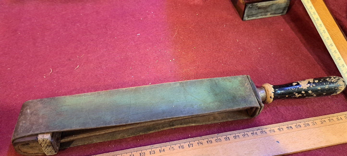 Antique Leather knife sharpener [TOL10164]