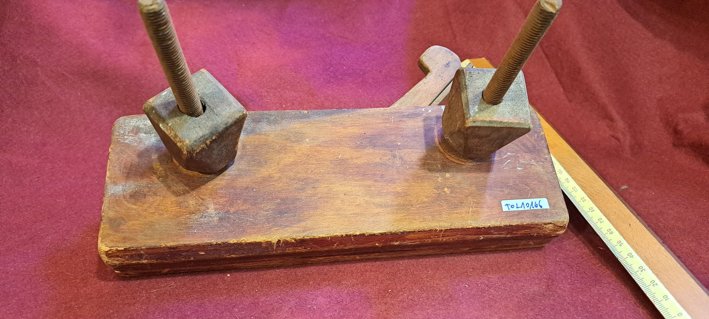 Vintage Carpenters wood runoff clamps [TOL10166]