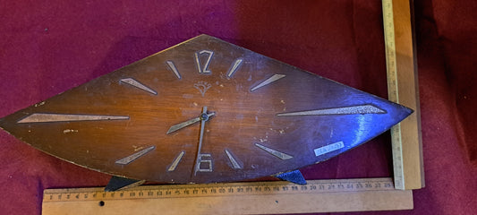 Old mechanical desk clock, shelf  [CLK10132]