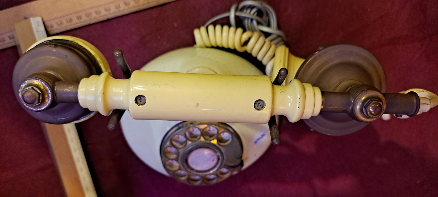 Vintage anaolg Telephone [INS10276]
