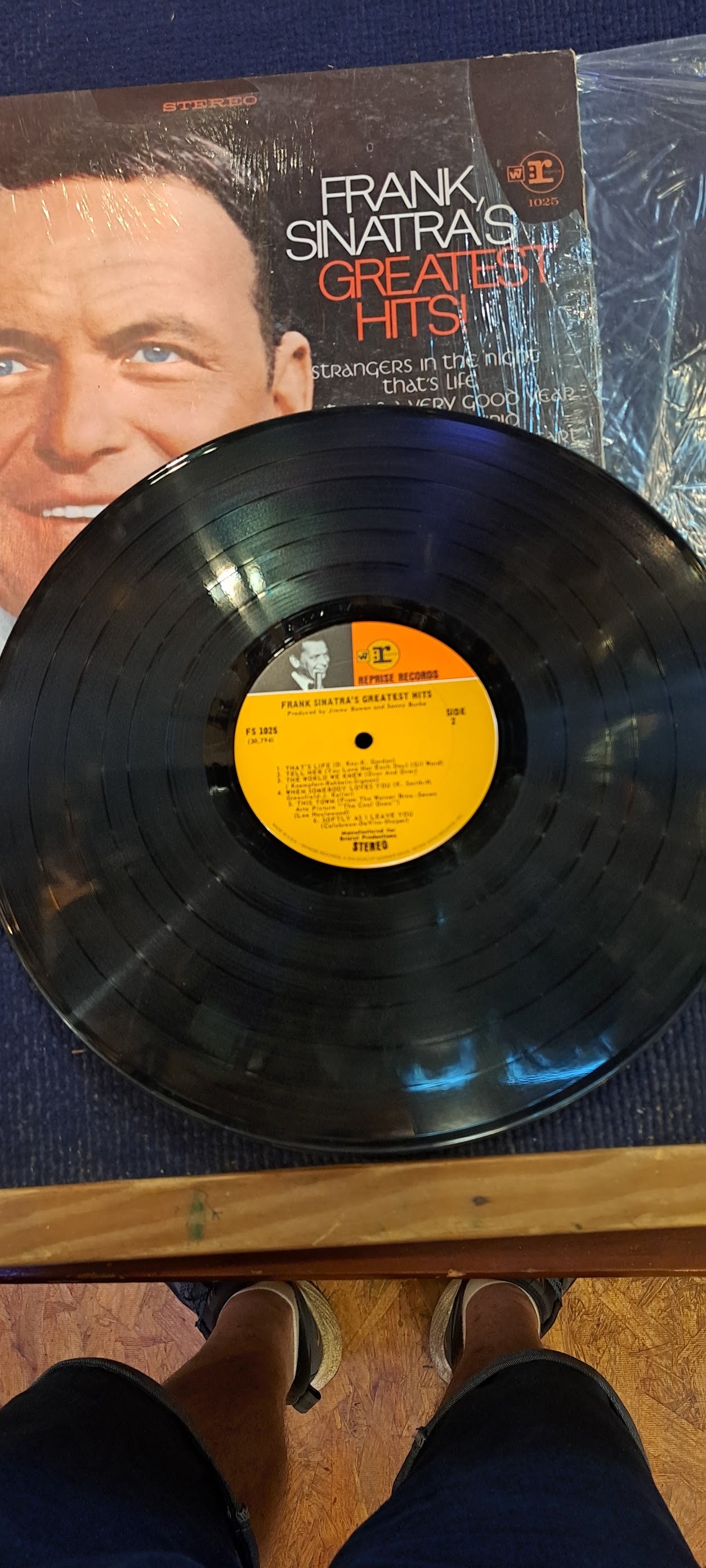 Frank Sinatra record [ENT10176]