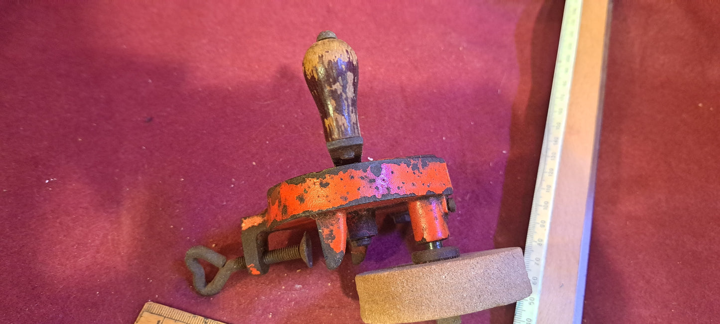 Vintage manual Lock grindstone [TOL10169]