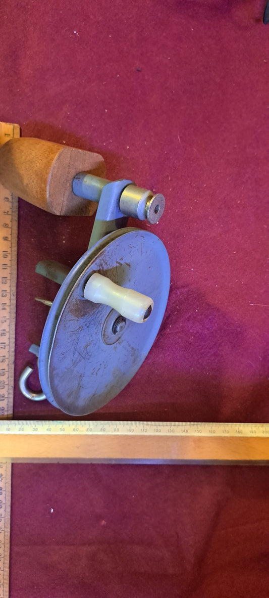 Vintage Wire pulley old tool [TOL10168]