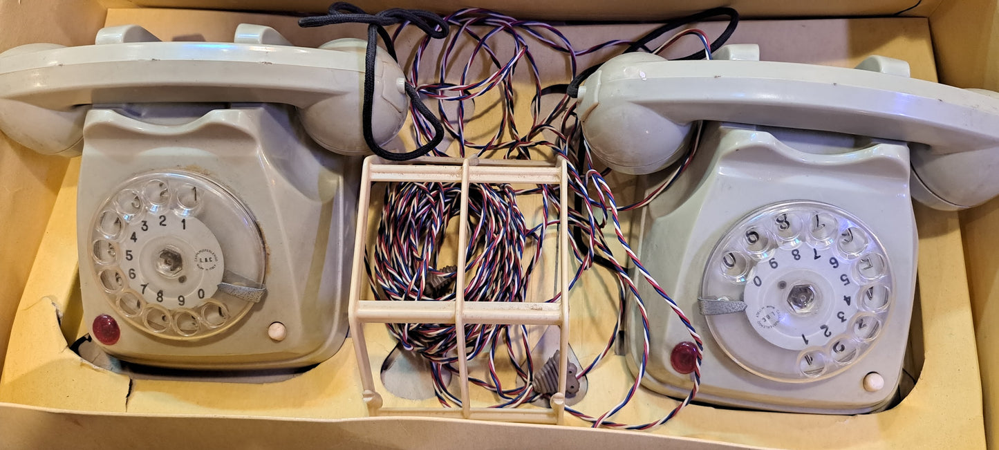 Vintage Intercom 2 telphone toy [INS10282]