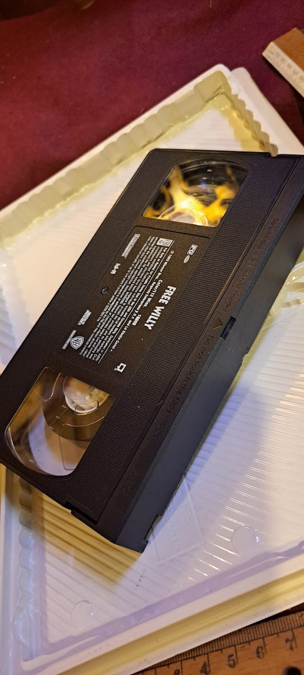 Release Willy video cassette VHS [ENT10182]