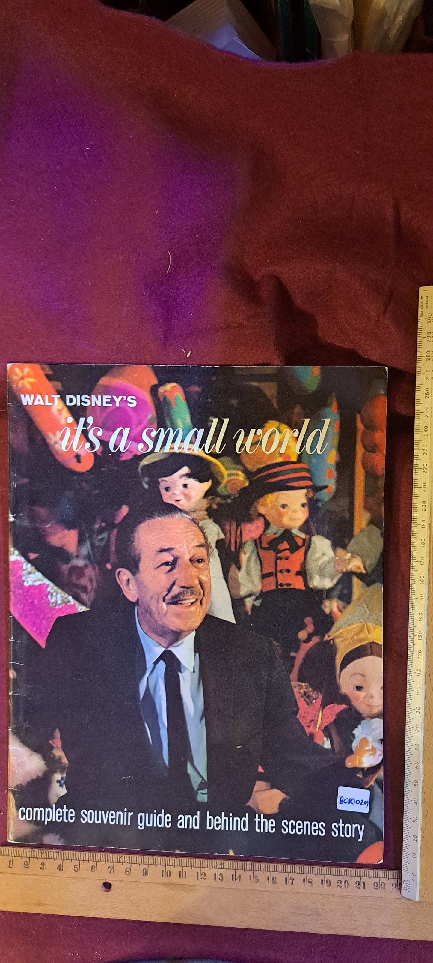 Its a small world Walt Disney book [BOK10201]