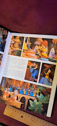 Its a small world Walt Disney book [BOK10201]