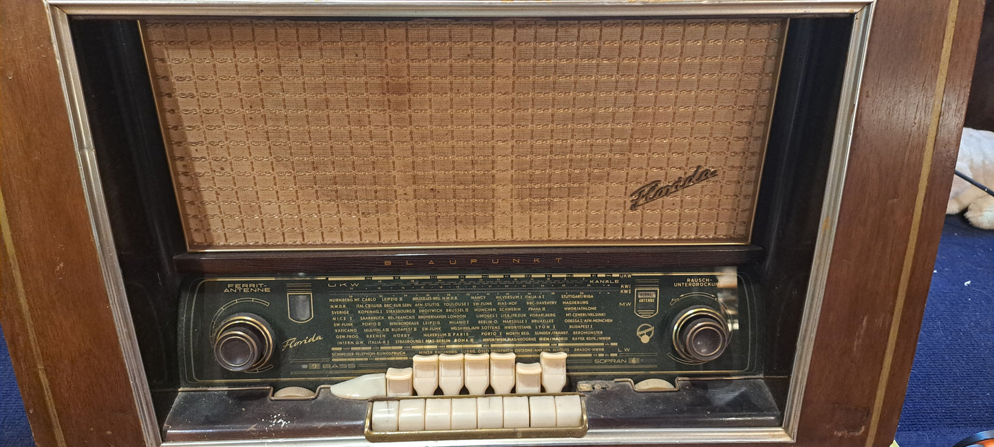 Antique wooden tubes radio - Blaupunkt [INS10326] *for Israel local market only*