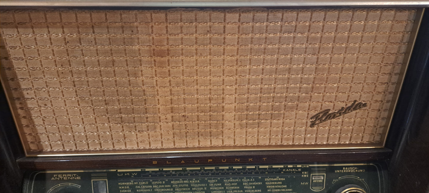 Antique wooden tubes radio - Blaupunkt [INS10326] *for Israel local market only*