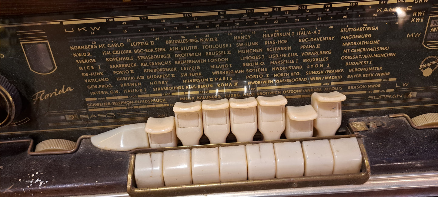 Antique wooden tubes radio - Blaupunkt [INS10326] *for Israel local market only*