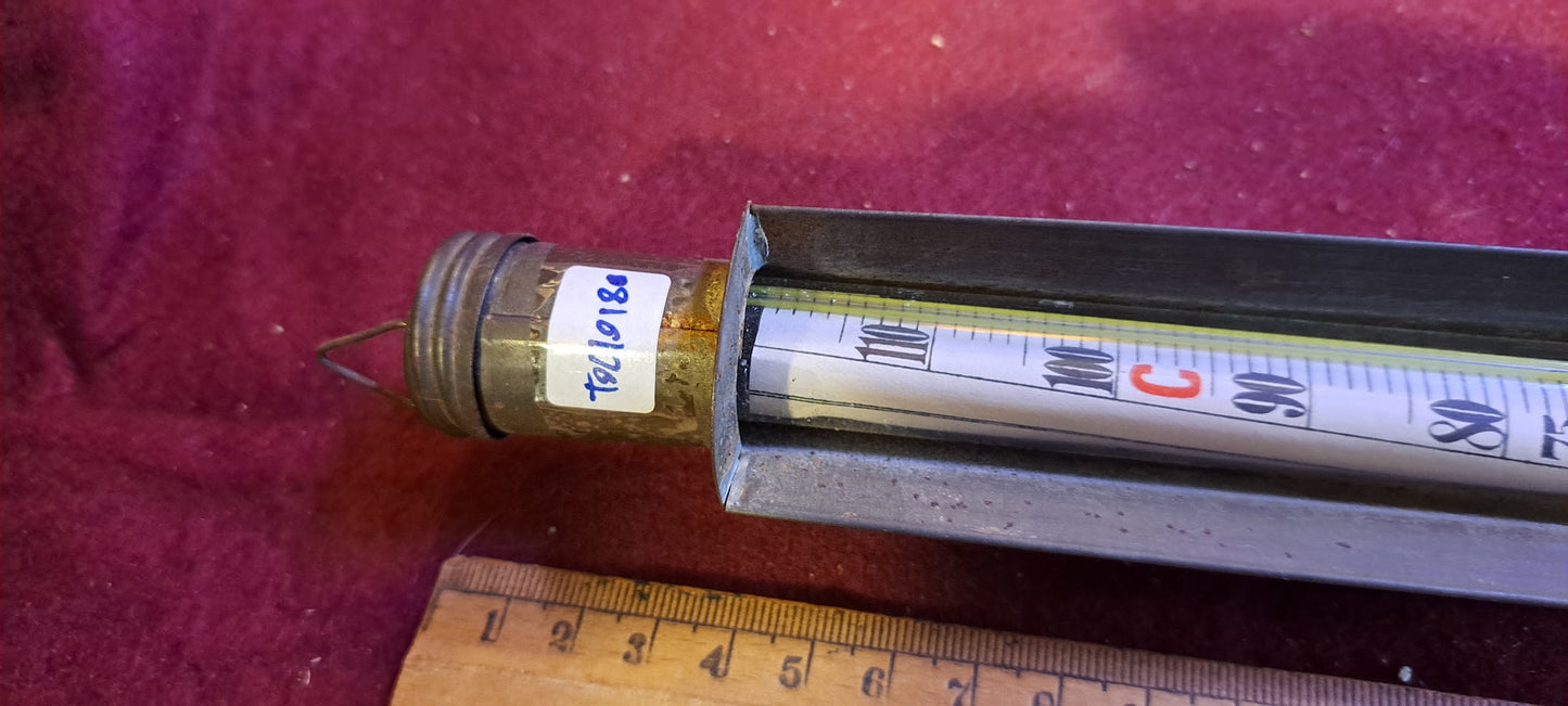 Vintage industrial Thermometer [TOL10180]