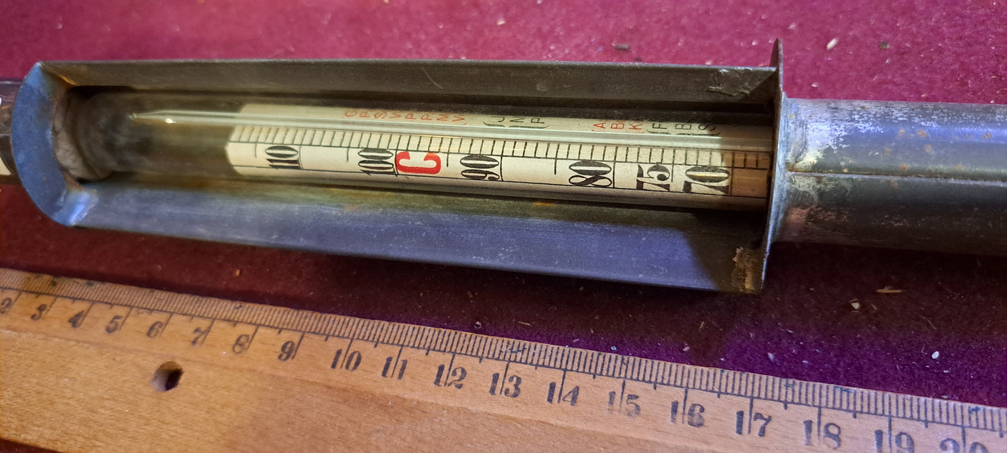 Vintage industrial Thermometer [TOL10181]