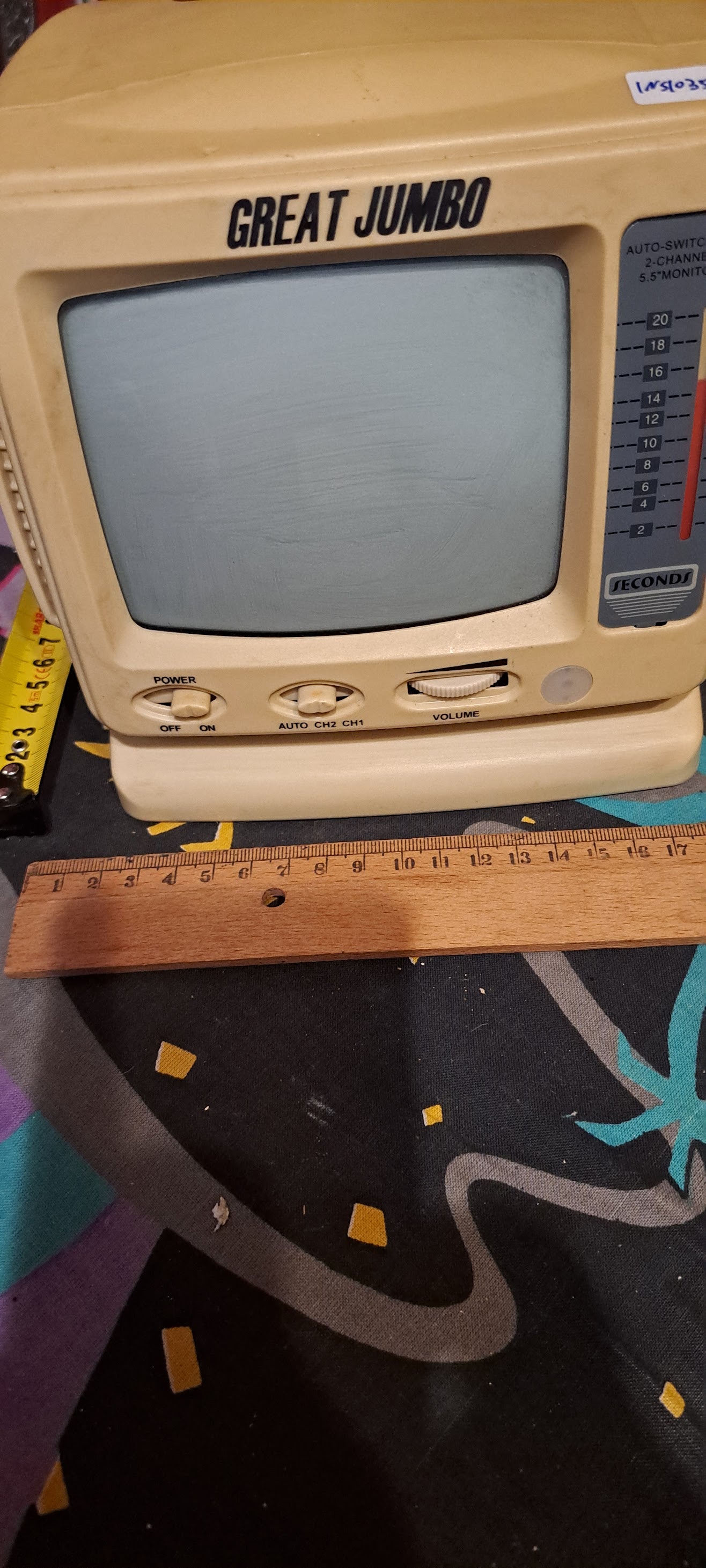 Mini portable old TV + radio [INS10351]