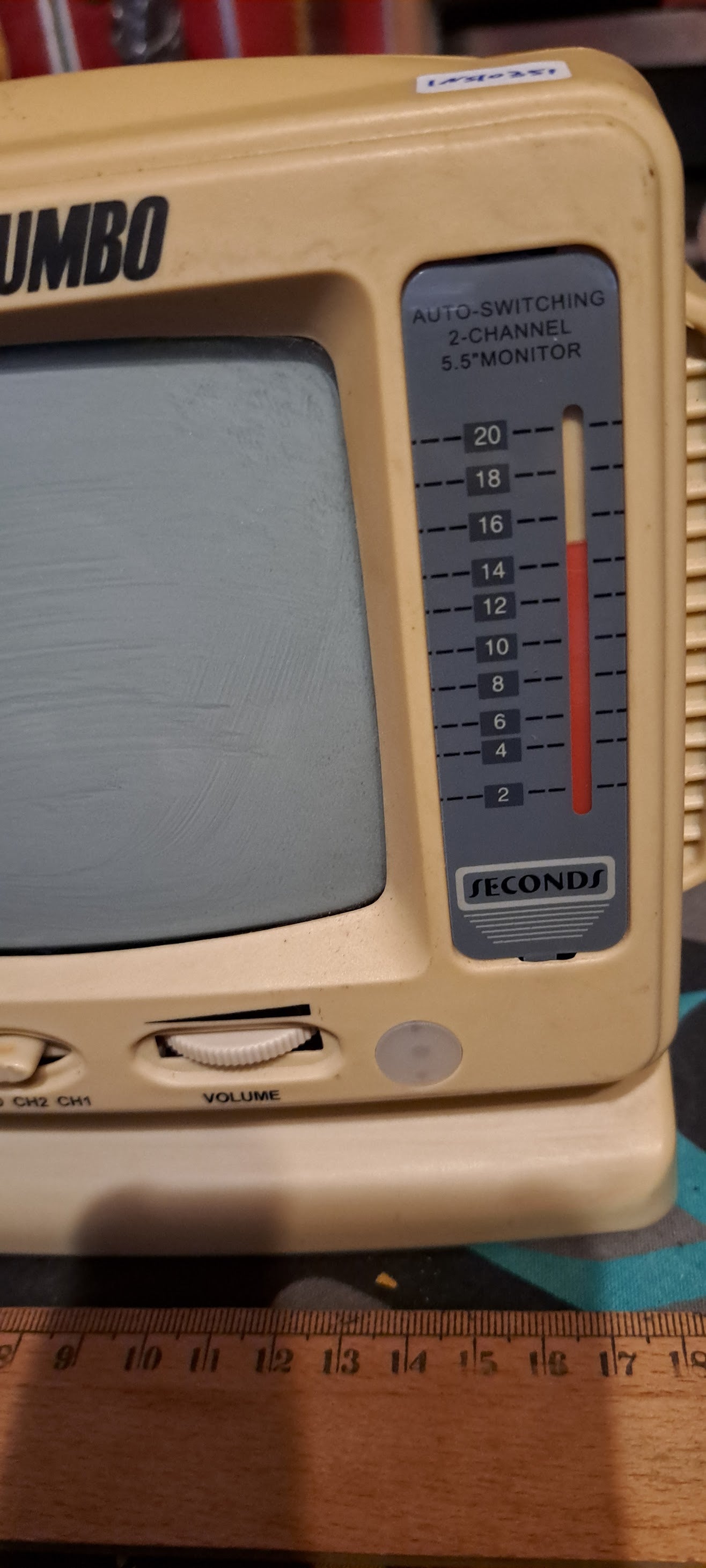 Mini portable old TV + radio [INS10351]
