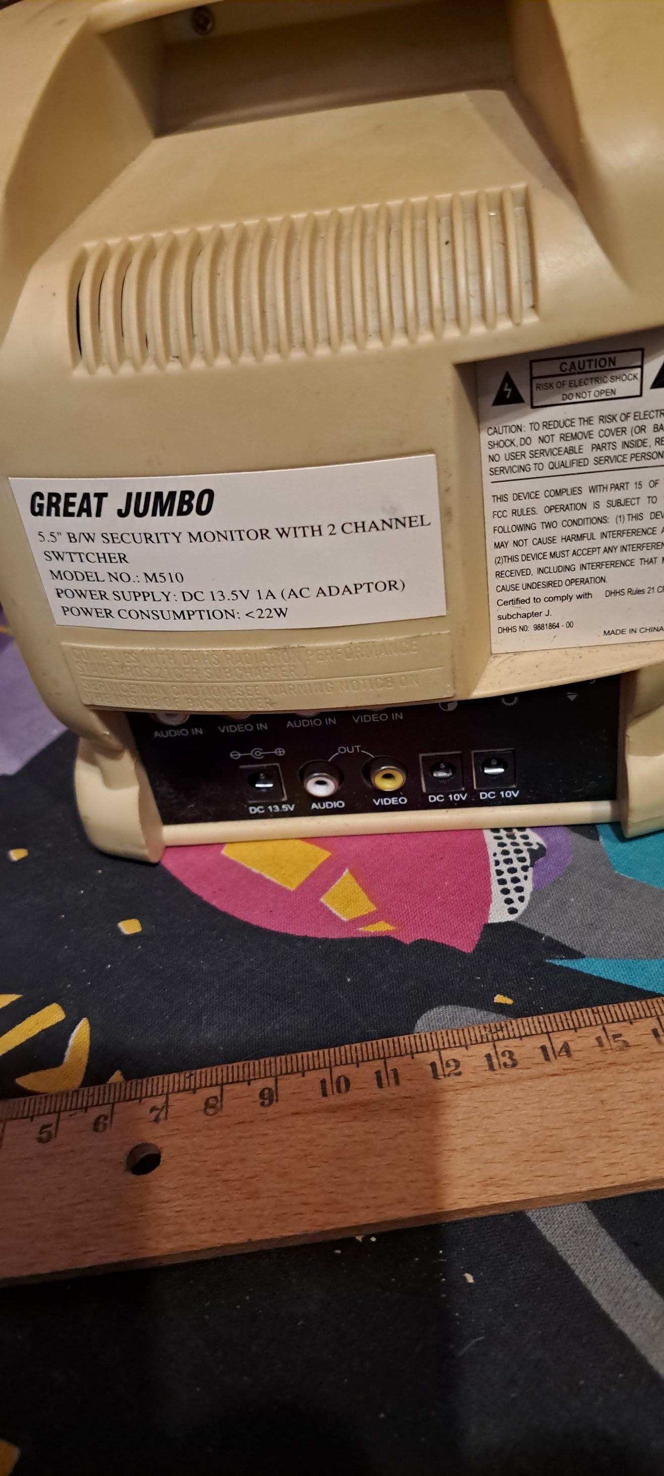 Mini portable old TV + radio [INS10351]